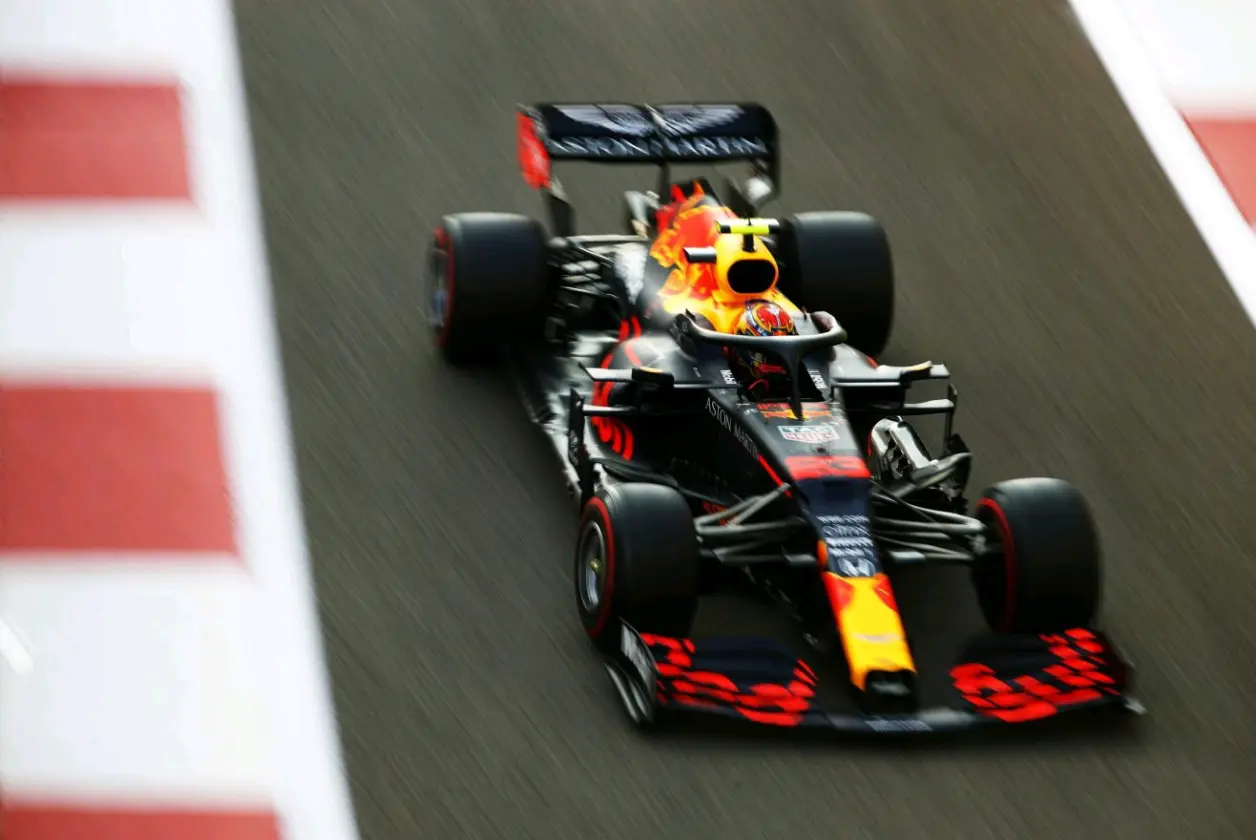 梅赛德斯轻取阿斯顿马丁,佩雷兹惊艳四座的简单介绍 梅赛德斯轻取阿斯顿马丁,佩雷兹惊艳四座的简单介绍