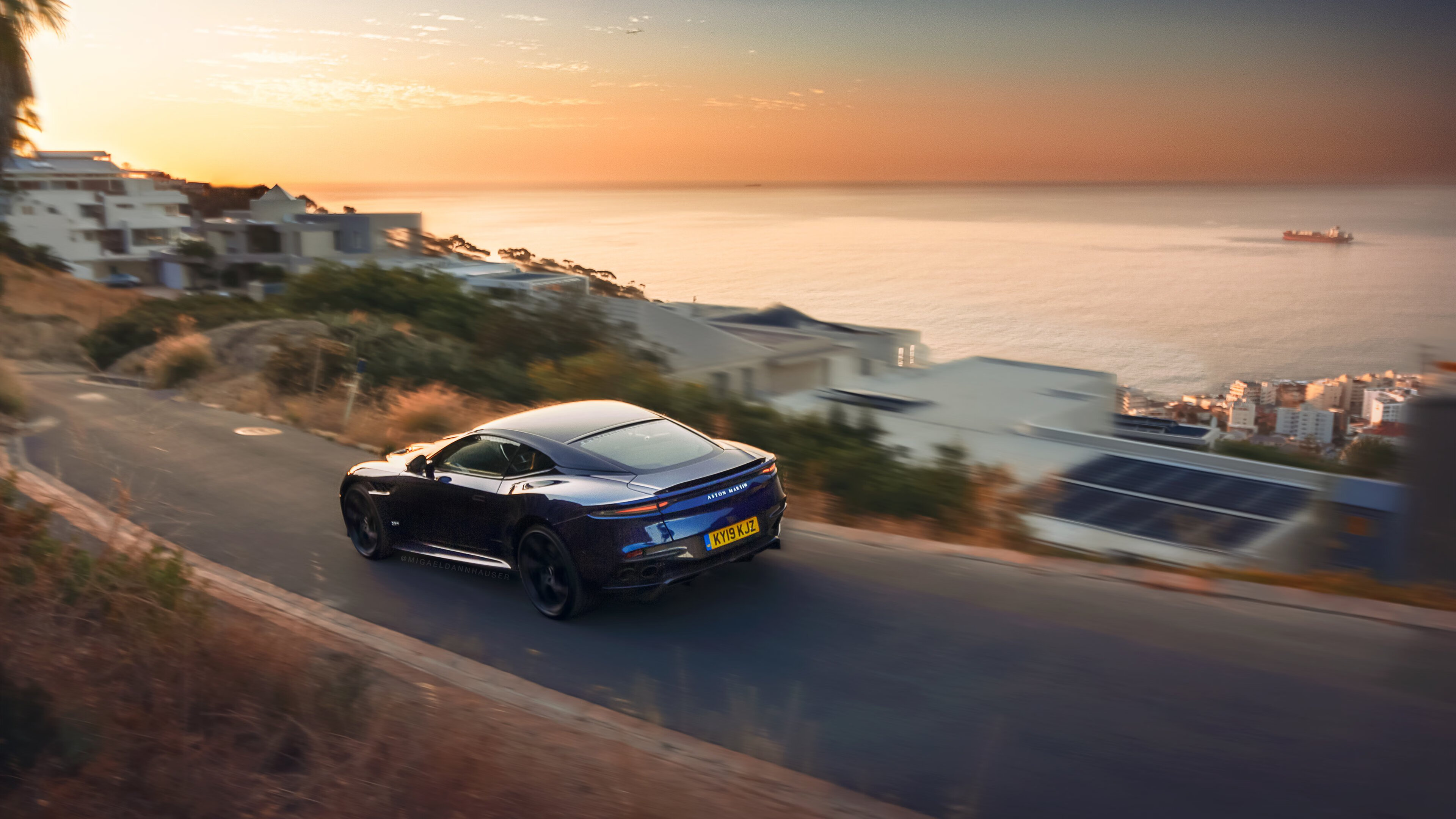 F1街道赛之夜与德罗赞，当引擎的呼吸遇见中投的脉搏