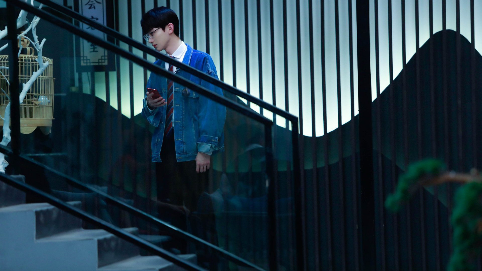 绿茵场上的防线,赛道上的冠军,金玟哉压制级发挥在F1年度争冠之夜的隐喻