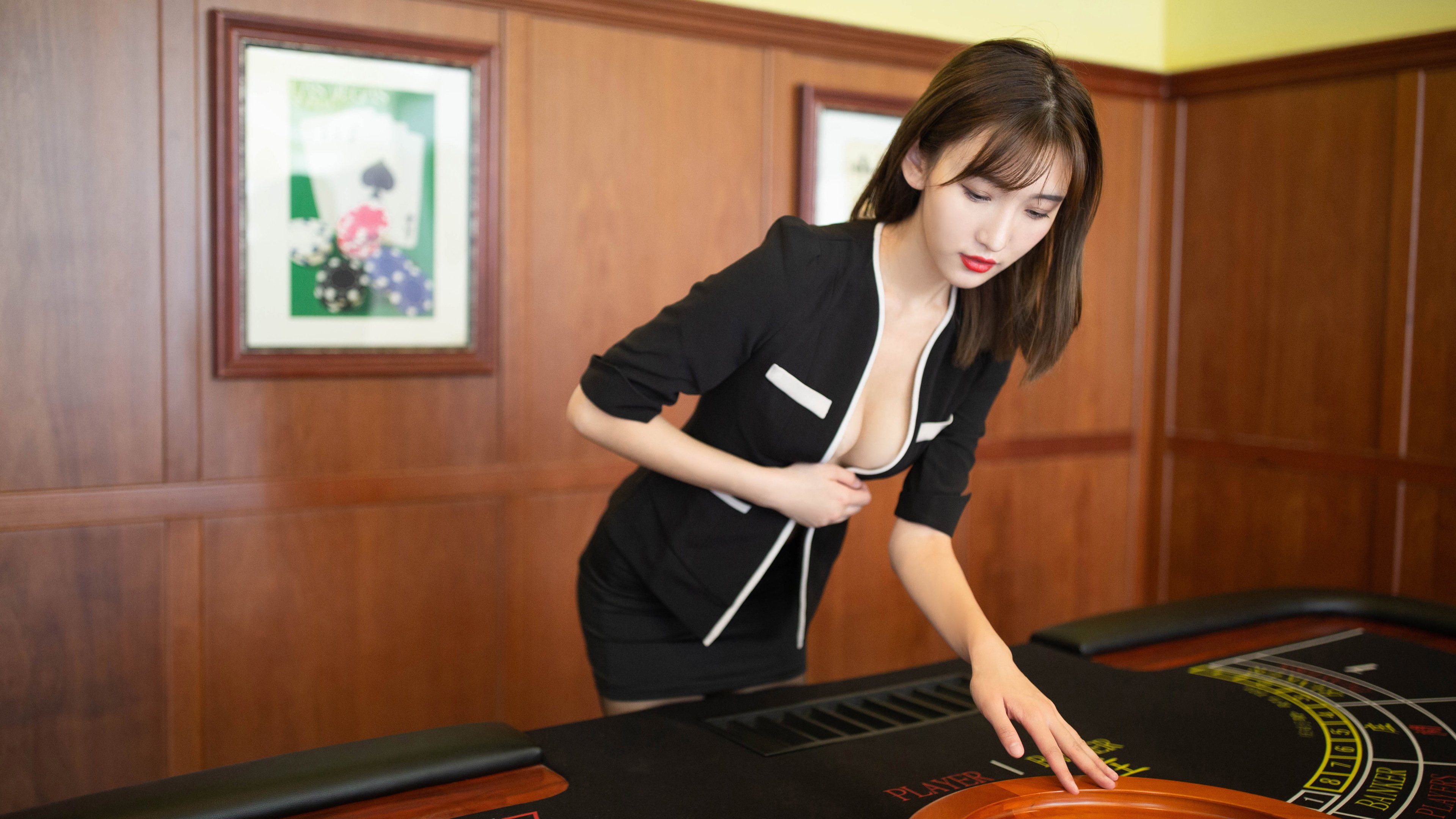 冷雨夜,雷霆炸响!西部第九以弱胜强,乔治化身黑色闪电击溃东部第二